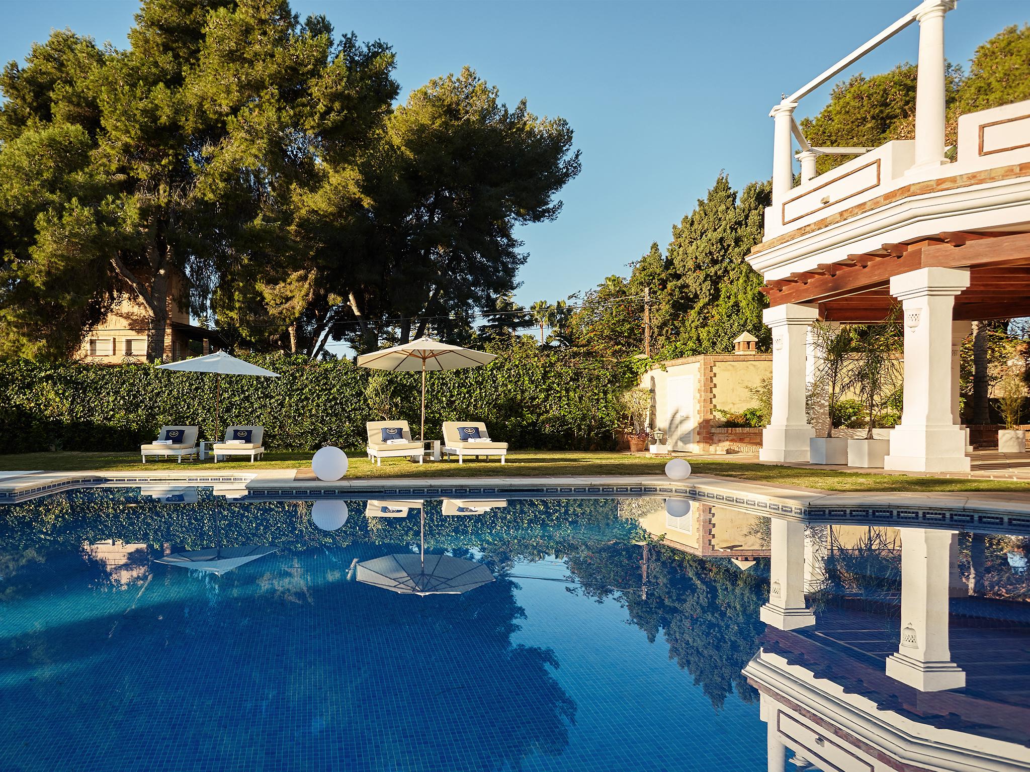Hotel The Touch Puerto Banus Marbella Exterior photo